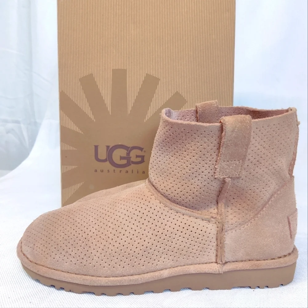 Ugg Classic Unlined Mini Perf Boots Tan Size 6 w/ Flaws